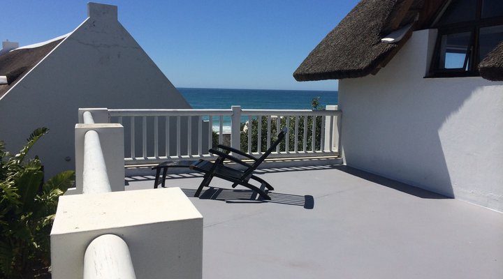 Beach House Bahari