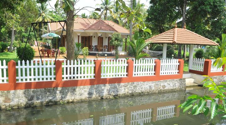 Coconut Creek Farm and Homestay