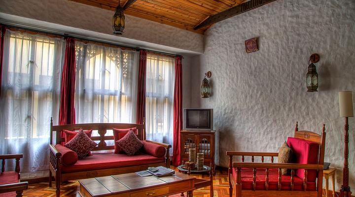 King Post Apartments