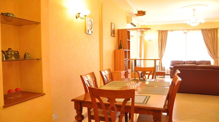 Shangri-La Nyonyi Apartments