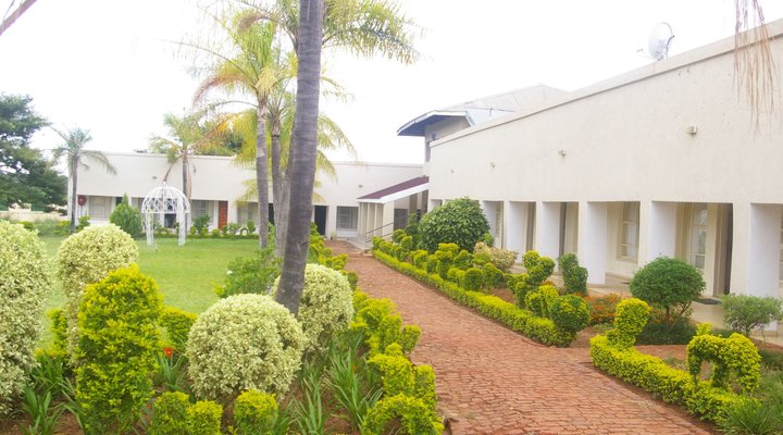 Naledzi Lodge