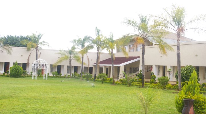 Naledzi Lodge