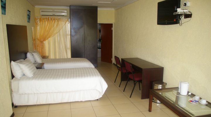 Naledzi Lodge