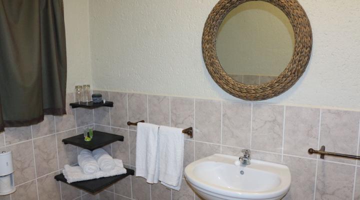 Klondike Guest Lodge