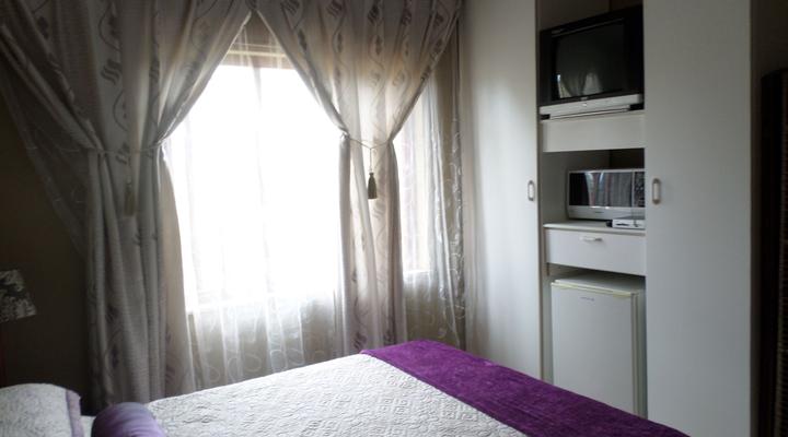 Villa Luca Guest House & Chalets