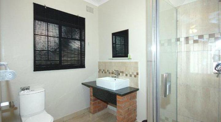 Mzanzi Rock Guest House B&B