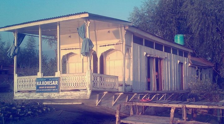 Houseboat Kohisar