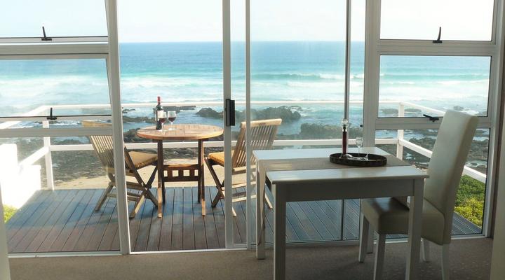 16 Beach Music (Est 2008) 