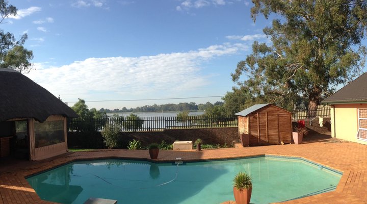 Lakeview Backpackers