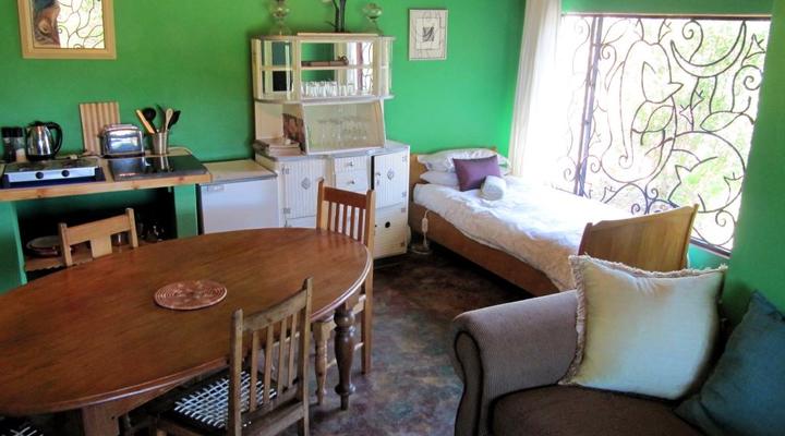 Bluegum Cottage @ The Garlic House