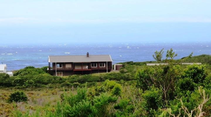 Tobie, Sea and Mountain Views