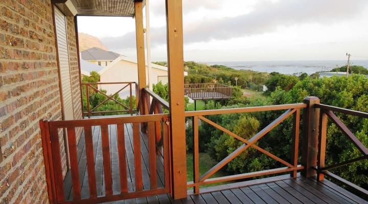 Tobie, Sea and Mountain Views