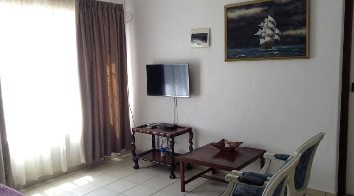 Joe and Maria Hideout - Garrick House