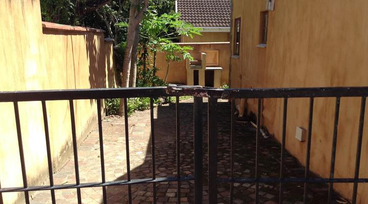 Joe and Maria Hideout - Garrick House