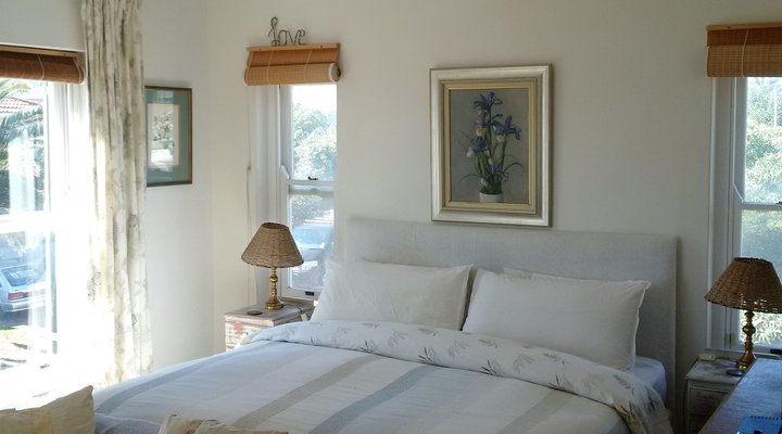 Lorelei Historical Beachfront Cottage