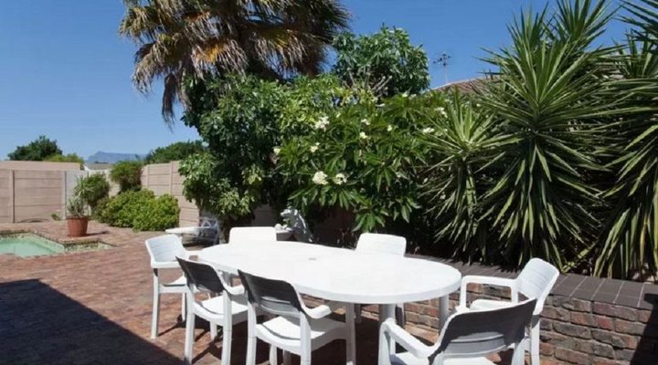 Sue's BnB in Bothasig