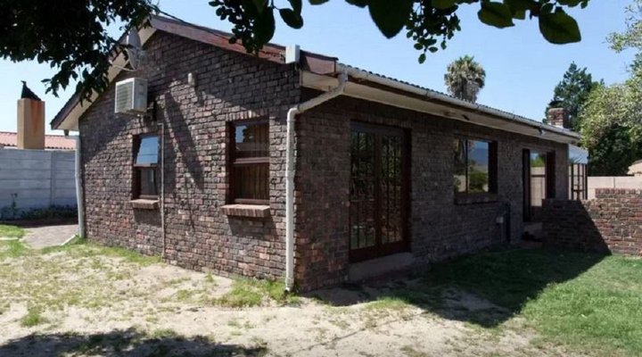 Sue's BnB in Bothasig