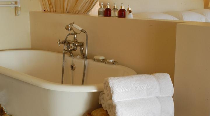 Colona Castle Manor House