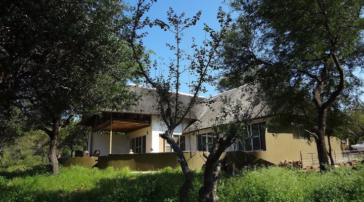 Leeus Villa