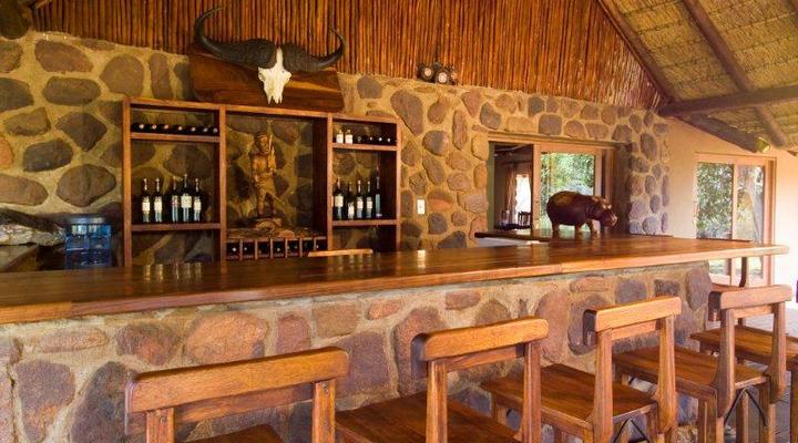 Tholo Lodge