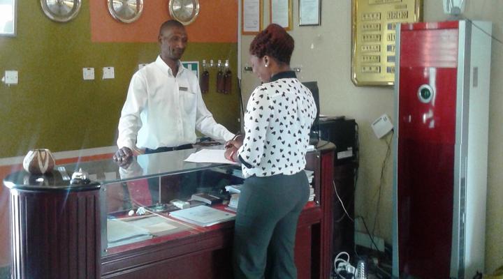 Gumare Executive Inn