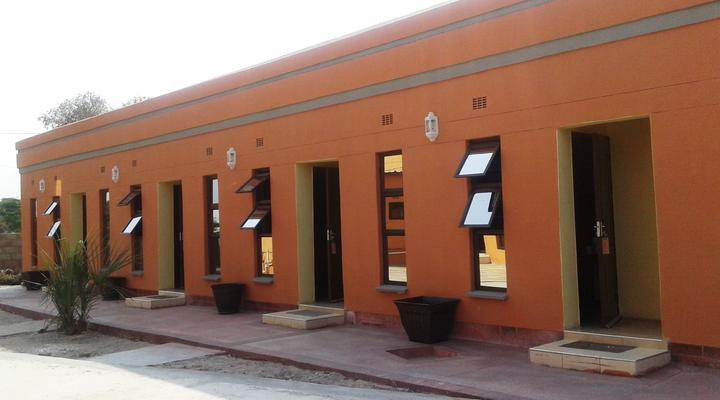 Gumare Executive Inn