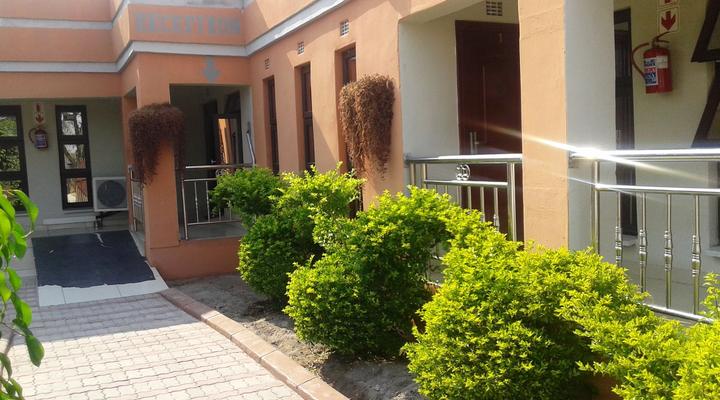 Gumare Executive Inn