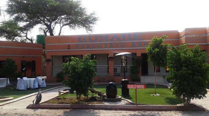 Gumare Executive Inn