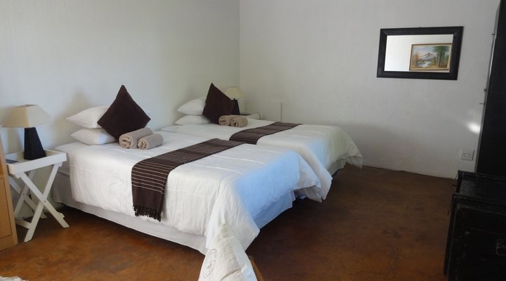 Twin Oaks Guest Farm