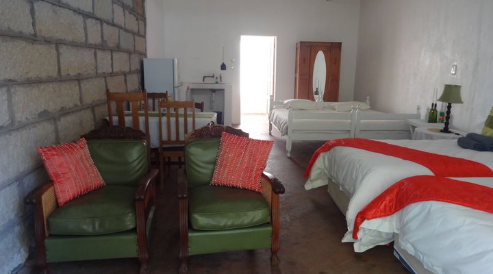 Twin Oaks Guest Farm