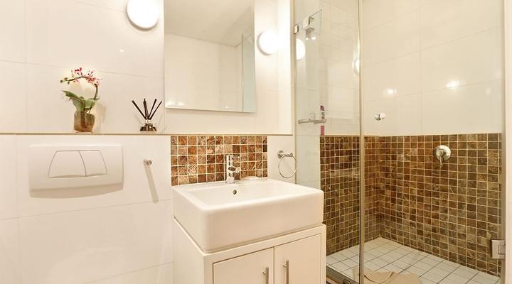 Afribode's Mountain View Suite