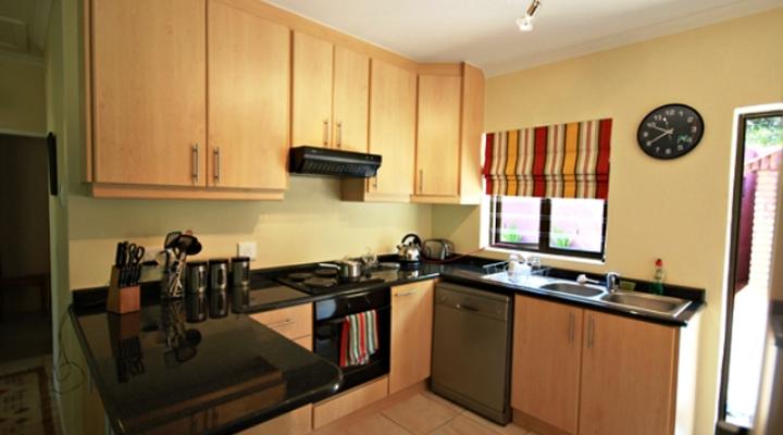 Birdsong Cottages Number Ten Poplar Drive