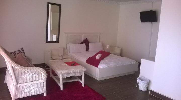 Karona Guest House & Lodge