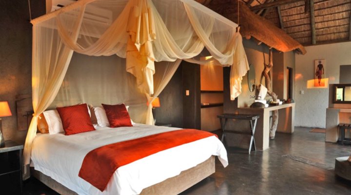 4 Nights, 2 Luxury Lodges in Balule Nature Reserve