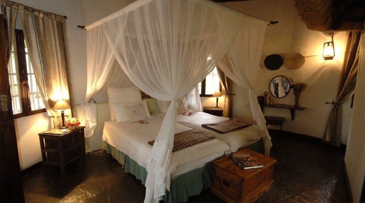 4 Nights, 2 Luxury Lodges in Balule Nature Reserve