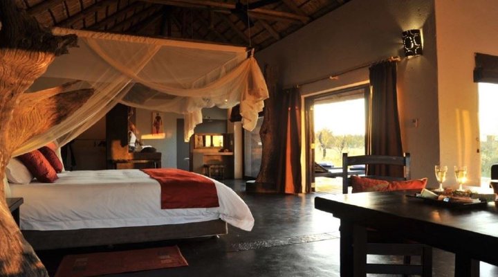 4 Nights, 2 Luxury Lodges in Balule Nature Reserve