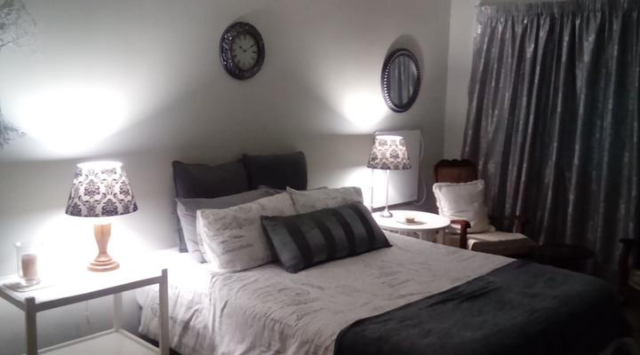 White Picket Fence Cottage on Immelman