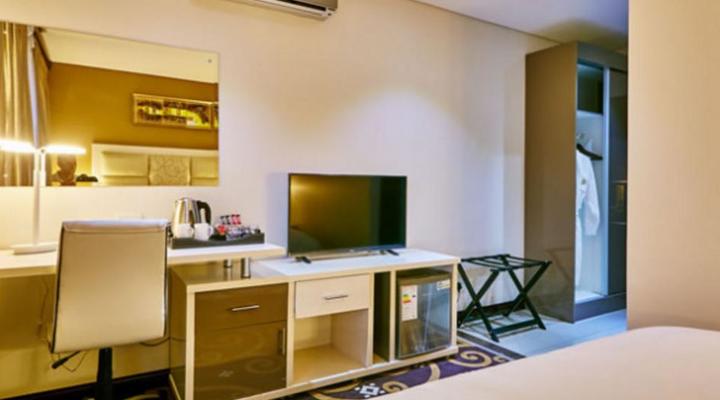 Palm Continental Hotel