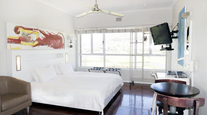 Mouille Point Village Studio Apartments