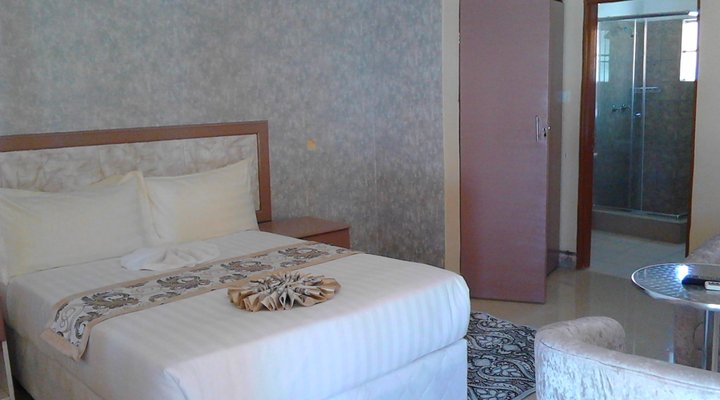 Pacific Conqueror Self Catering