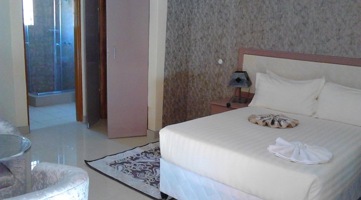 Pacific Conqueror Self Catering