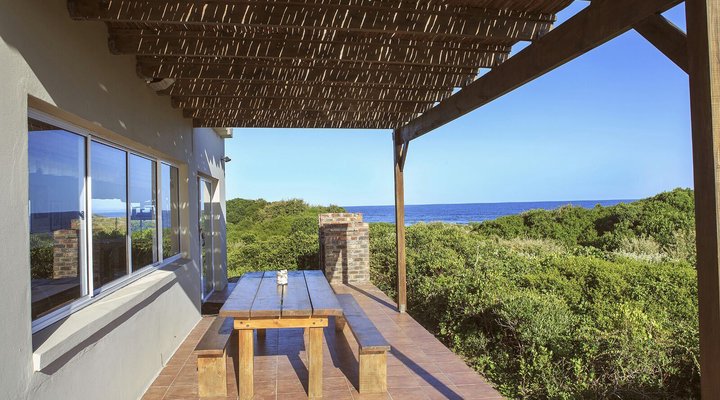 Beautiful Beachfront House Near Plett