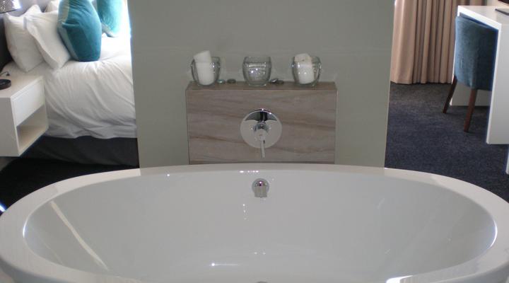 Crystal Towers 2 Bedroom