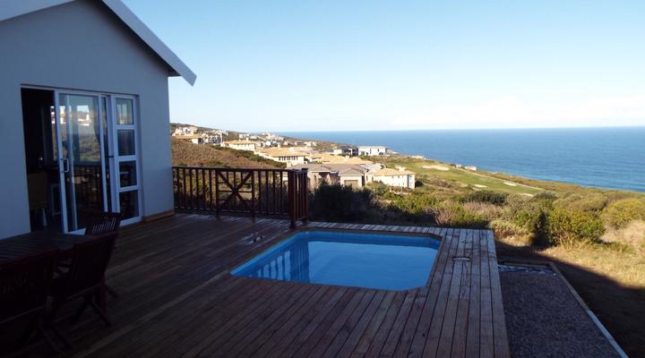 Pinnacle Point Pool Lodge