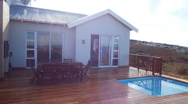 Pinnacle Point Pool Lodge