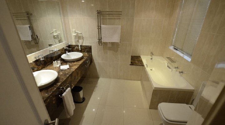 Norscot Manor Guest Lodge