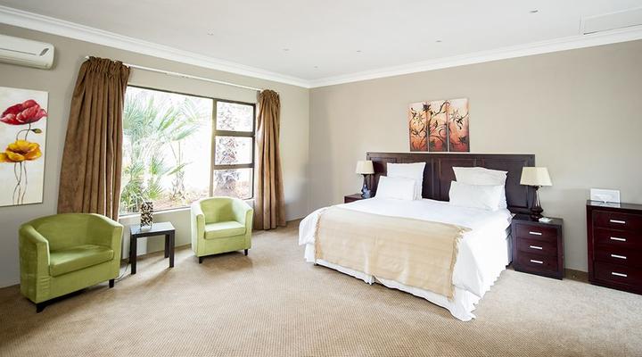 Woodridge Palms Boutique Hotel