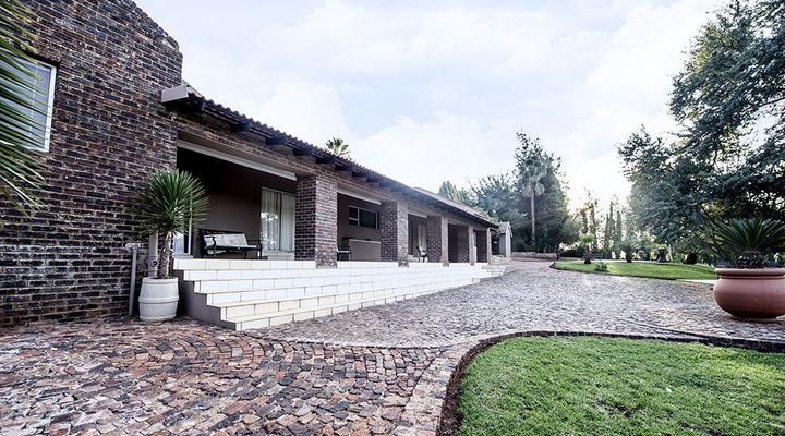 Woodridge Palms Boutique Hotel