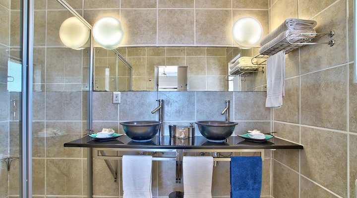 At the Rocks Guesthouse