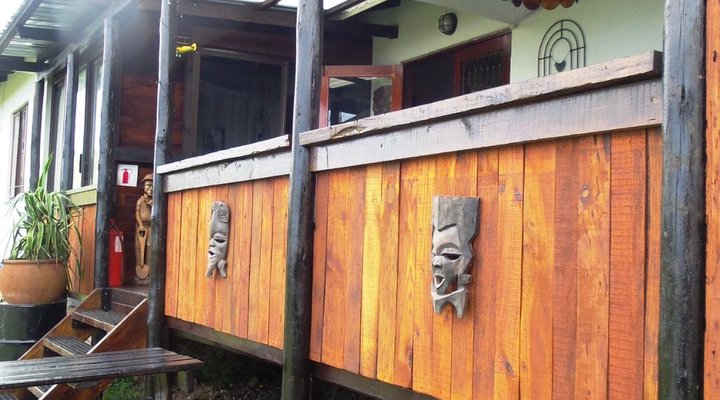 Airport Beach Backpackers